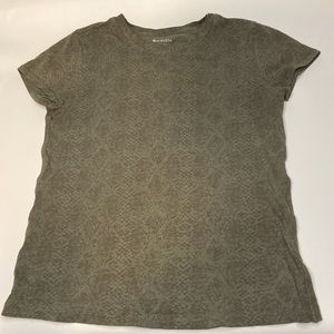 Athleta Organic Daily Olive Green Snake Skin Print Short Sleeve T-Shirt Tee XS